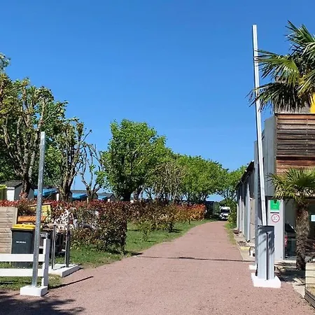 Campsite Mobil 4 Pers Avec Terrasse - Cuisine Equipee - Api-1-52-1715 Arvert