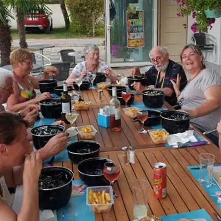 Campsite Mobil 4 Pers Avec Terrasse - Cuisine Equipee - Api-1-52-1715